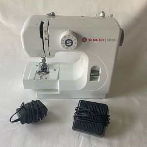 Singer M1000 Sewing Machine